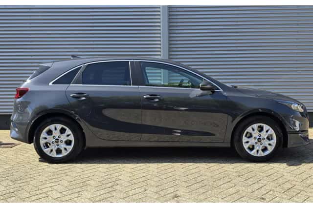 Kia Ceed (2025) thumbnail 5