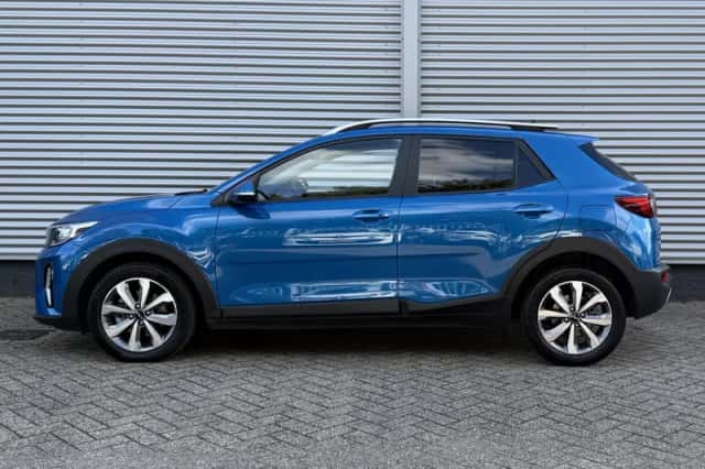 Kia Stonic (2022) thumbnail 2