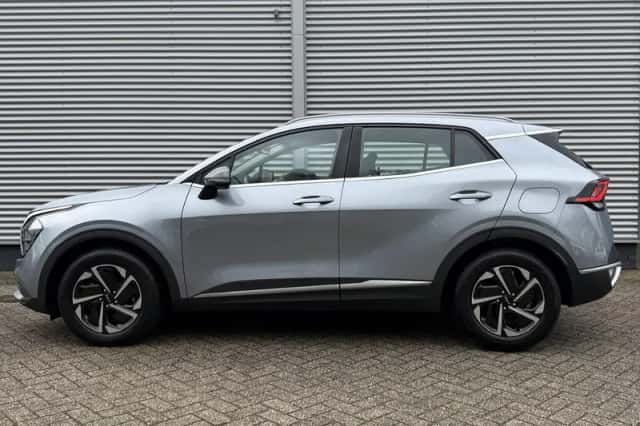 Kia Sportage (2023) thumbnail 2