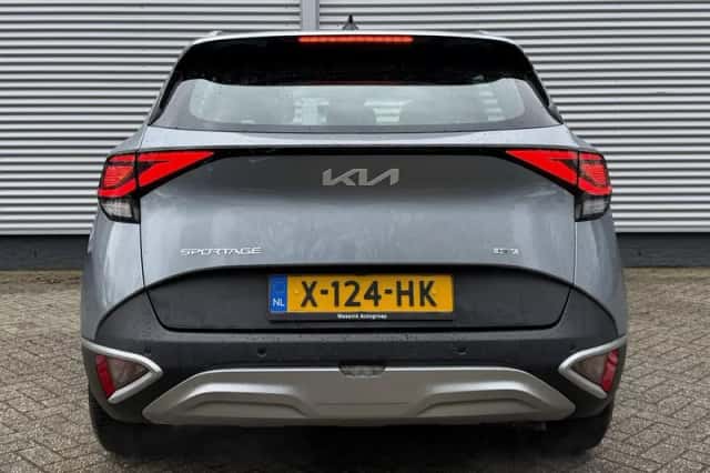 Kia Sportage (2023) thumbnail 4