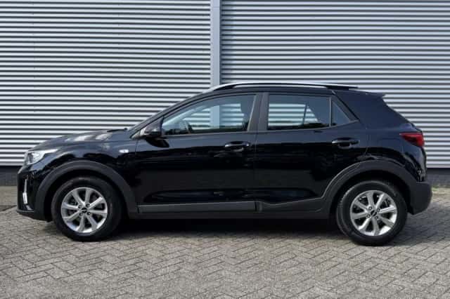 Kia Stonic (2022) thumbnail 2
