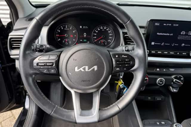 Kia Stonic (2022) thumbnail 13