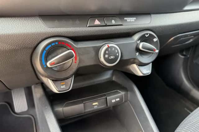Kia Stonic (2022) thumbnail 25