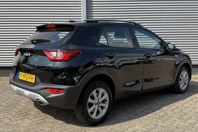 Kia Stonic (2022) thumbnail 5
