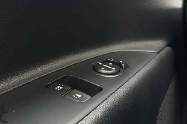 Kia Stonic (2024) thumbnail 25