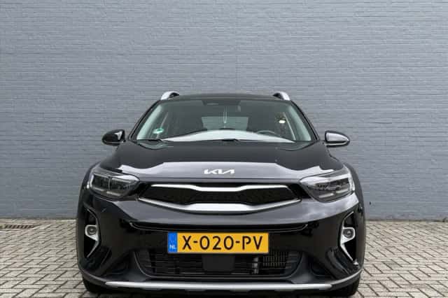 Kia Stonic (2024) thumbnail 4