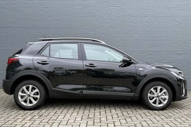 Kia Stonic (2024) thumbnail 6