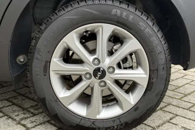 Kia Stonic (2024) thumbnail 10