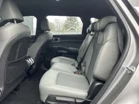 Kia Sorento (2025) thumbnail 12