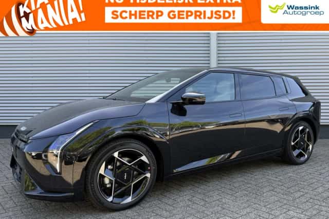Kia EV4 (2026) thumbnail 1