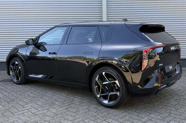 Kia EV4 (2026) thumbnail 3
