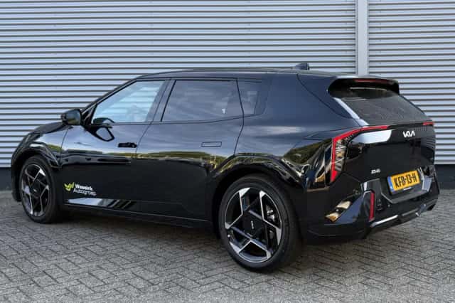 Kia EV4 (2026) thumbnail 4
