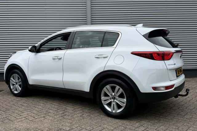 Kia Sportage (2017) thumbnail 3