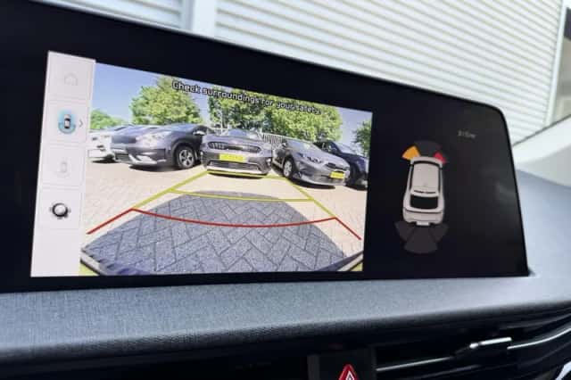 Kia EV6 (2022) thumbnail 24