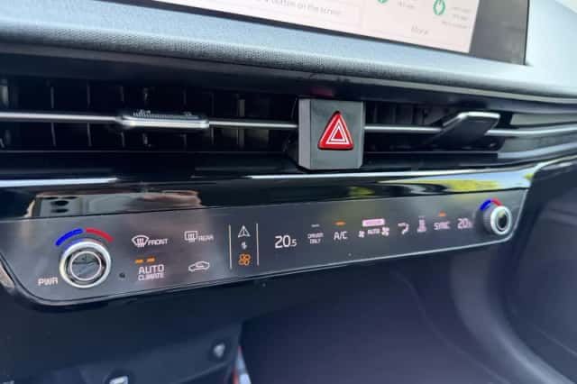 Kia EV6 (2022) thumbnail 25