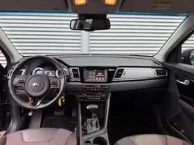 Kia Niro (2016) thumbnail 12