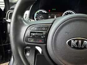 Kia Niro (2016) thumbnail 15