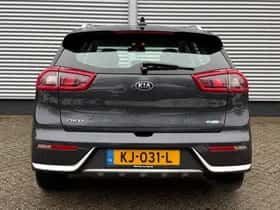 Kia Niro (2016) thumbnail 4