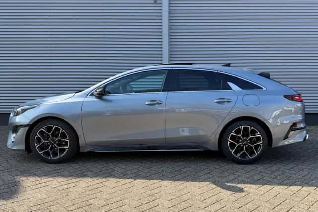 Kia Proceed (2025) thumbnail 2