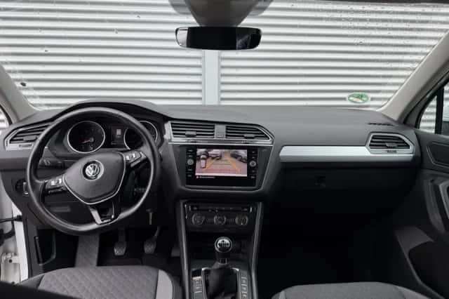Volkswagen Tiguan (2019) thumbnail 14