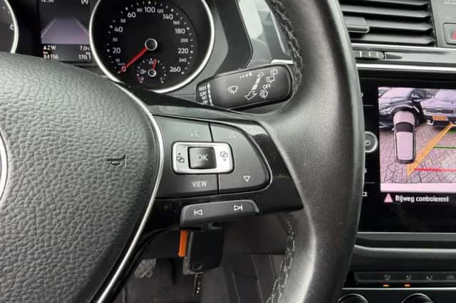 Volkswagen Tiguan (2019) thumbnail 18