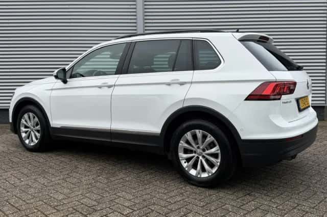 Volkswagen Tiguan (2019) thumbnail 3