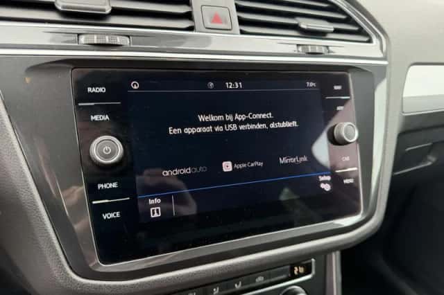 Volkswagen Tiguan (2019) thumbnail 23