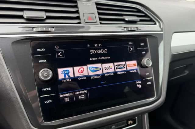 Volkswagen Tiguan (2019) thumbnail 24