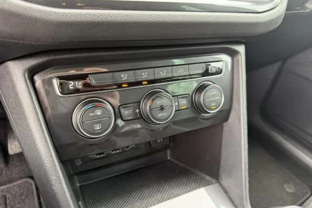 Volkswagen Tiguan (2019) thumbnail 26