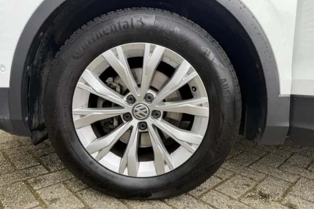 Volkswagen Tiguan (2019) thumbnail 28