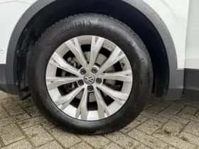 Volkswagen Tiguan (2019) thumbnail 28