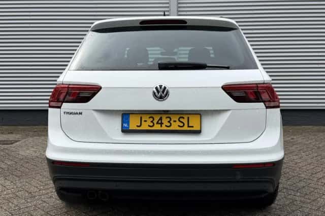 Volkswagen Tiguan (2019) thumbnail 4