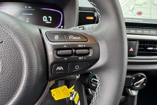 Kia Picanto (2025) thumbnail 17