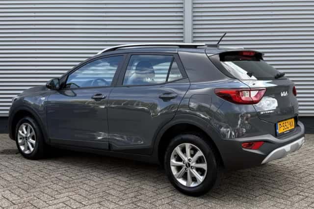 Kia Stonic (2022) thumbnail 4