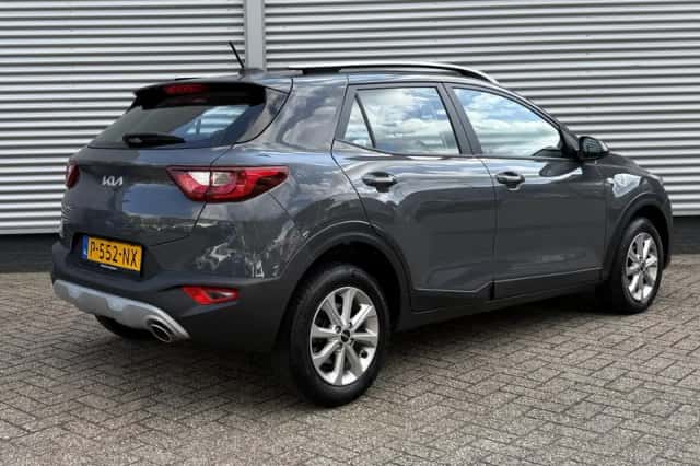 Kia Stonic (2022) thumbnail 6