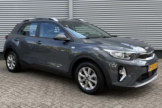 Kia Stonic (2022) thumbnail 1