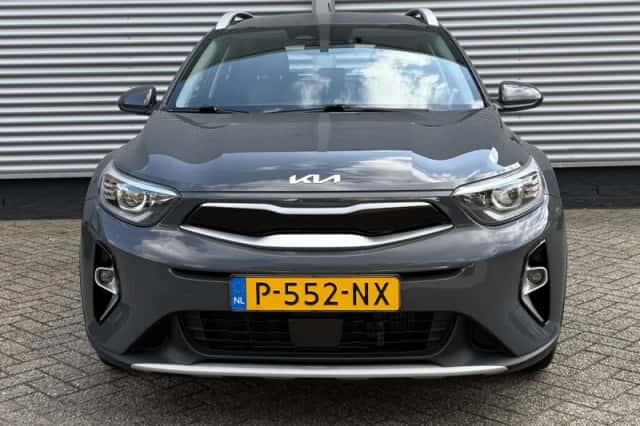 Kia Stonic (2022) thumbnail 2
