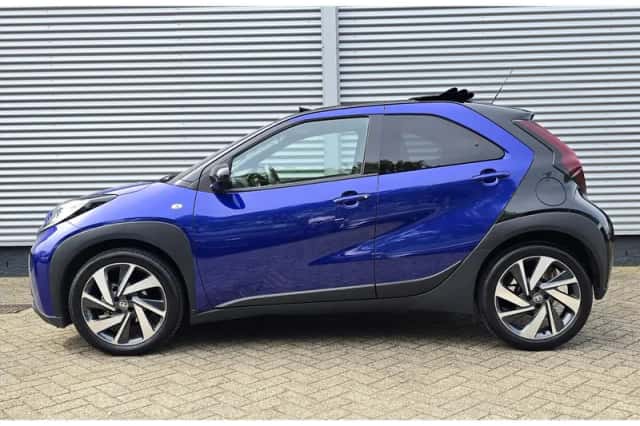 Toyota Aygo (2022) thumbnail 2