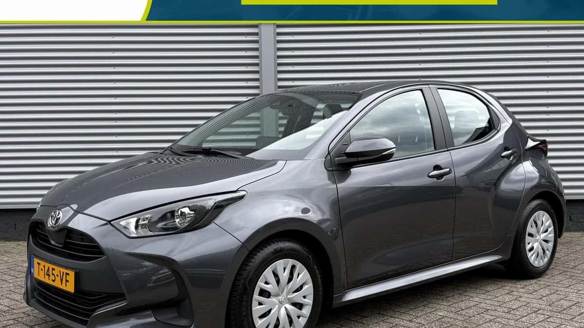 Toyota Yaris (2023) — foto 1
