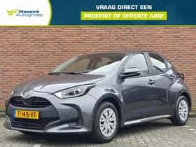 Toyota Yaris (2023) thumbnail 2