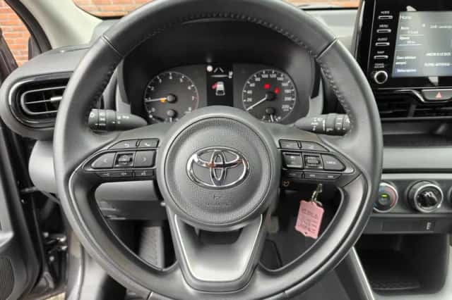Toyota Yaris (2023) thumbnail 14
