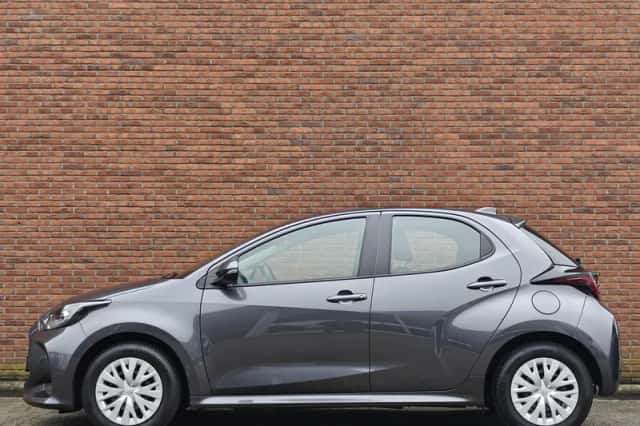 Toyota Yaris (2023) thumbnail 3