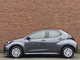 Toyota Yaris (2023) thumbnail 3