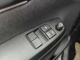 Toyota Yaris (2023) thumbnail 23