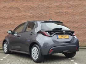 Toyota Yaris (2023) thumbnail 4