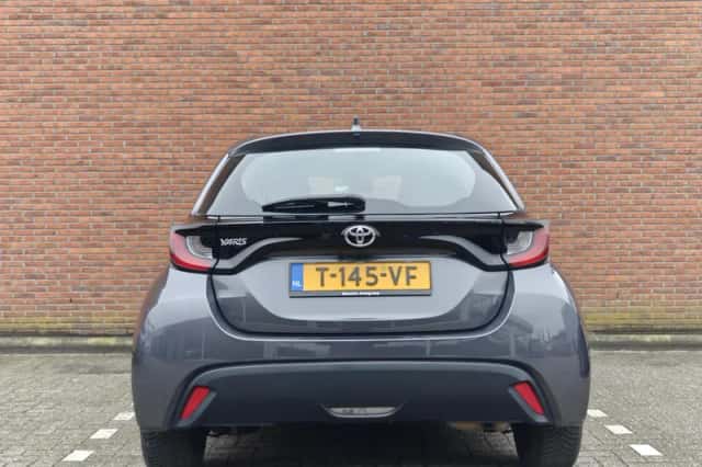 Toyota Yaris (2023) thumbnail 5