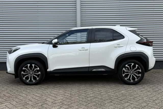 Toyota Yaris Cross (2022) thumbnail 2