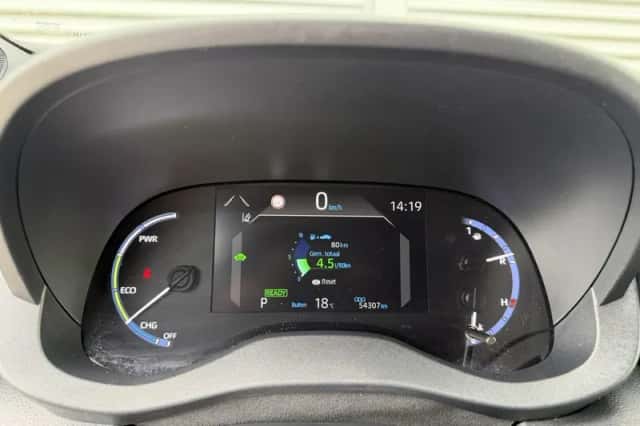 Toyota Yaris Cross (2022) thumbnail 14