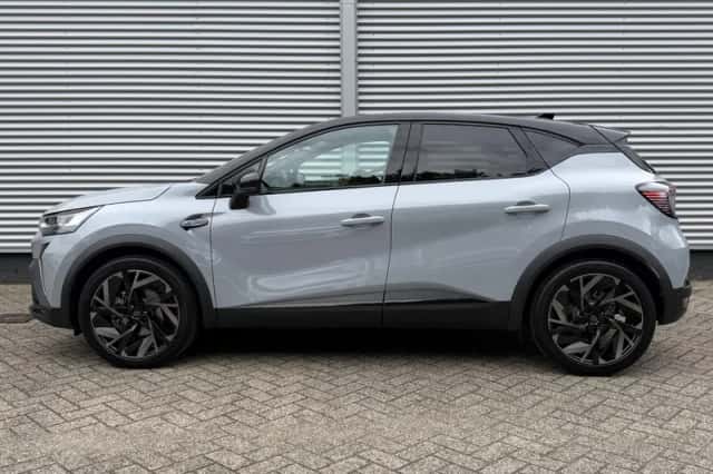 Renault Captur (2024) thumbnail 2