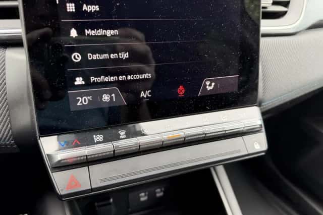 Renault Captur (2024) thumbnail 22